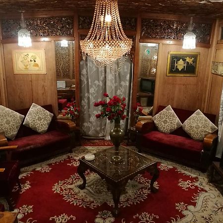 House Boat Hardy Palace Srīnagar Exterior foto